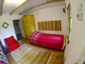 Фото номера Дом с 4 спальнями Дома для отпуска Casa Zmeura г. Вэлени-де-Мунте 19