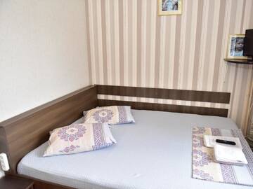 Фото номера Двухместный номер с 1 кроватью и собственной ванной комнатой вне номера Гостевой дом Pensiunea Dely_Cios г. Вэлени-де-Мунте 8